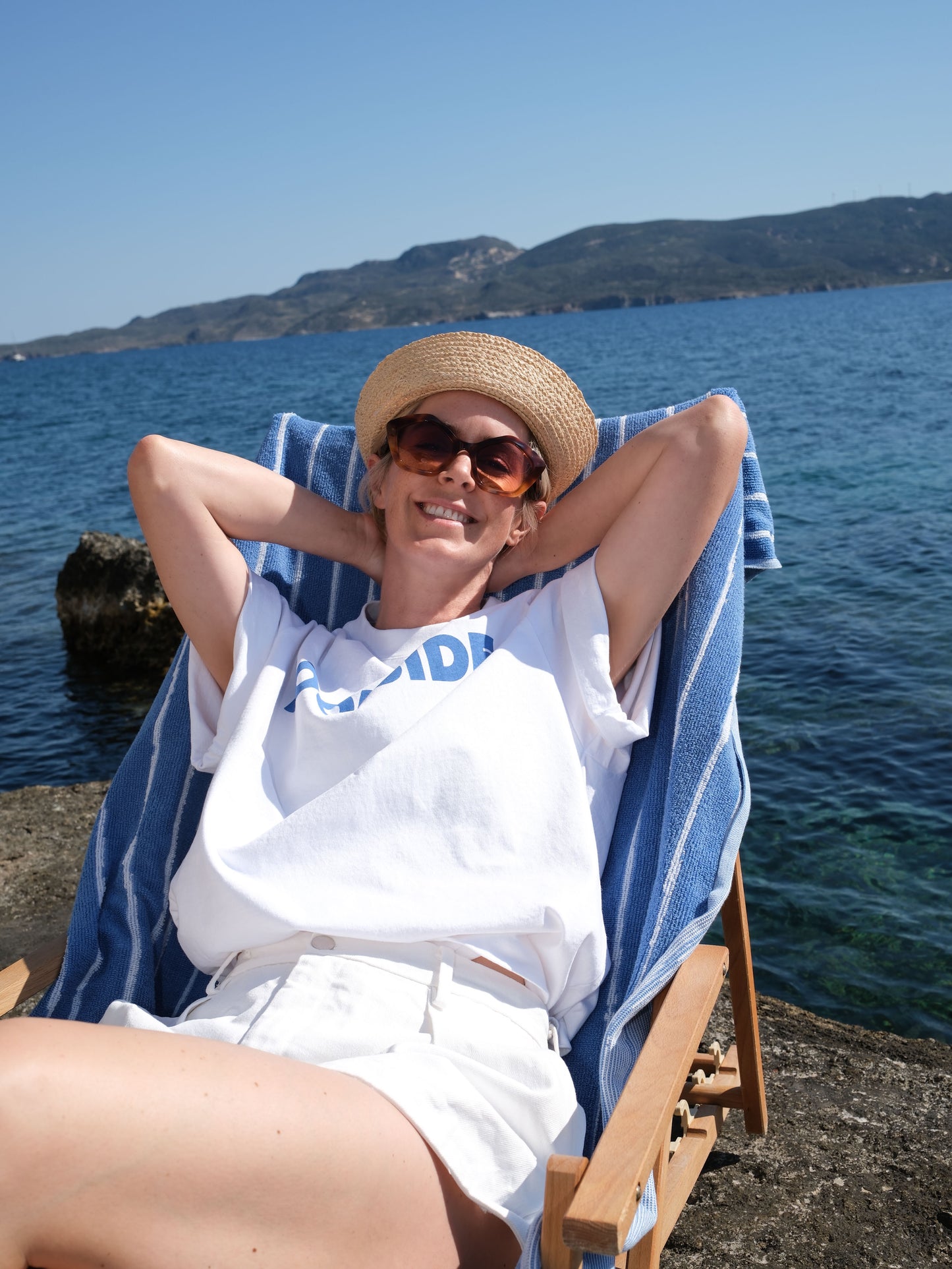 Statement T-Shirt - POOLSIDE - weiß