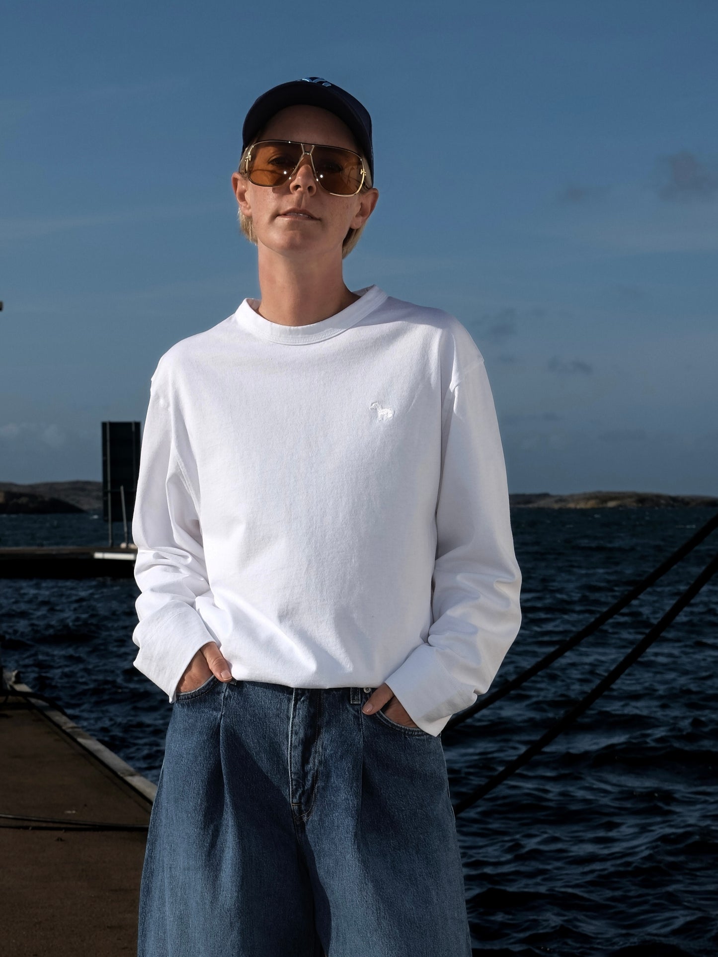 Signature Longsleeve - weiß mit Stickerei "Pony"