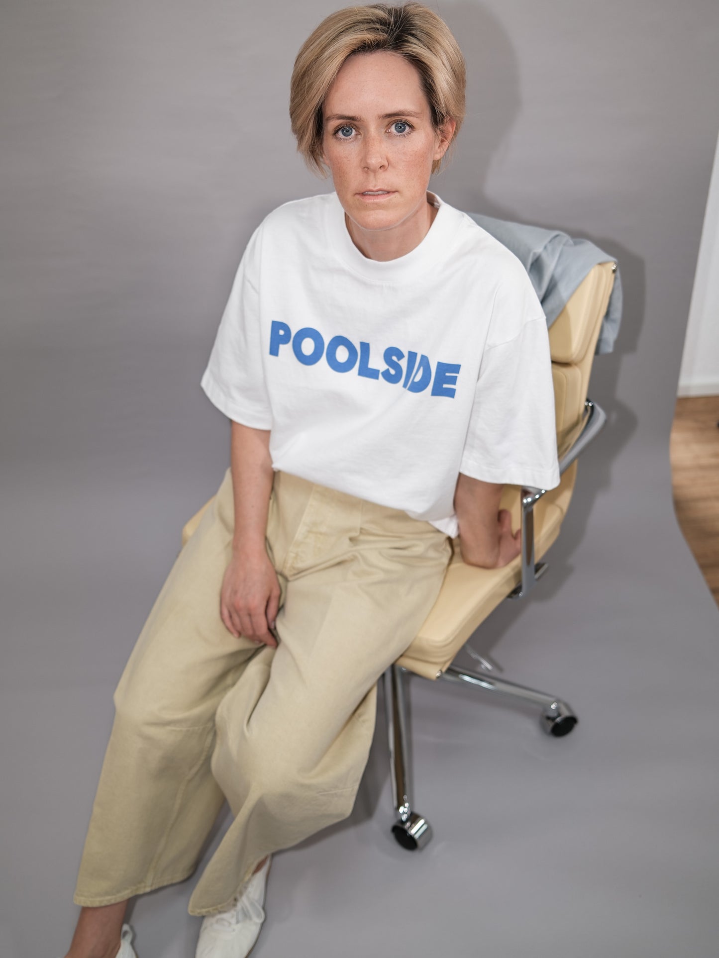 Statement T-Shirt - POOLSIDE - weiß